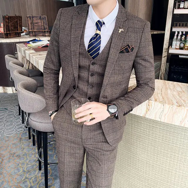 Tailored Business Suits for Men: Sharp Look and Comfort